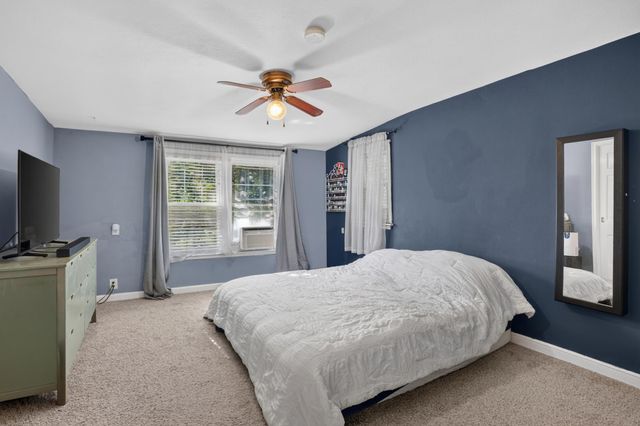 1700 Howard Street N, Maplewood, MN 55109