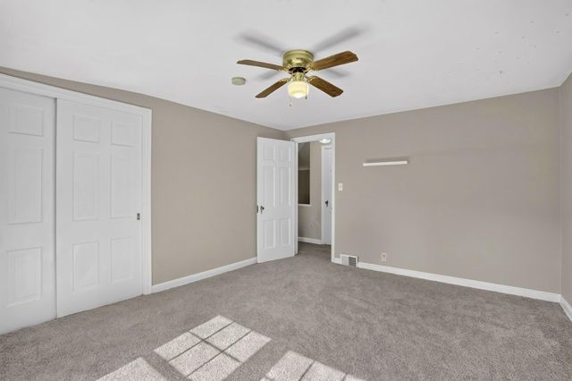 1700 Howard Street N, Maplewood, MN 55109