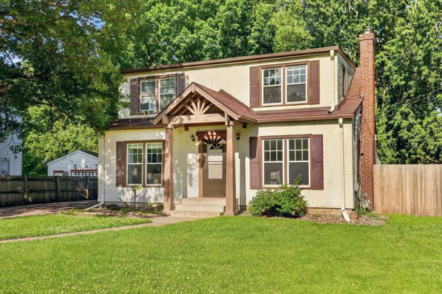 1700 Howard Street N, Maplewood, MN 55109