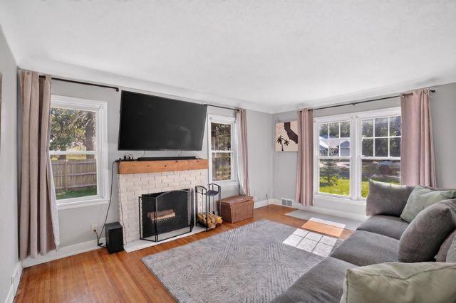 1700 Howard Street N, Maplewood, MN 55109