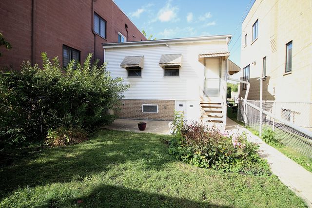 2445 W Erie Street, Chicago, IL 60612