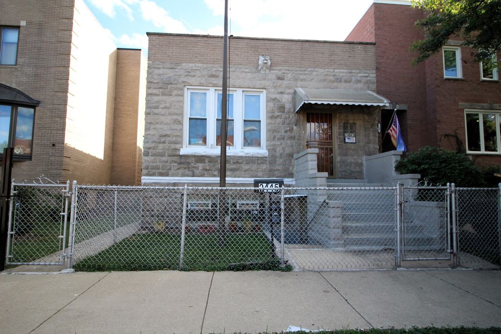 2445 W Erie Street, Chicago, IL 60612