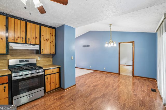 659 Sunshine Trace NW, Acworth, GA 30102
