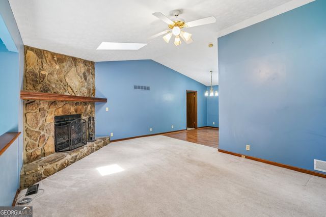 659 Sunshine Trace NW, Acworth, GA 30102