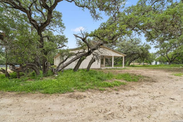 6471 HOLLYHOCK RD, San Antonio, TX 78240
