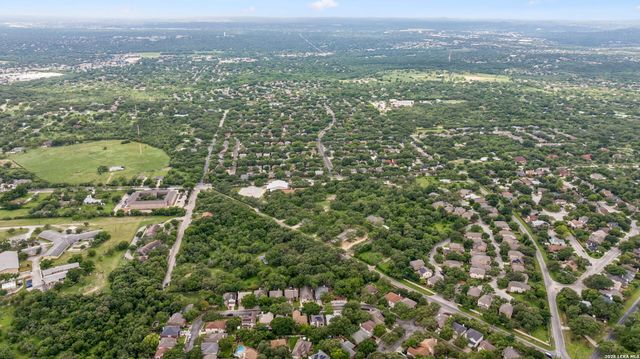 6471 HOLLYHOCK RD, San Antonio, TX 78240