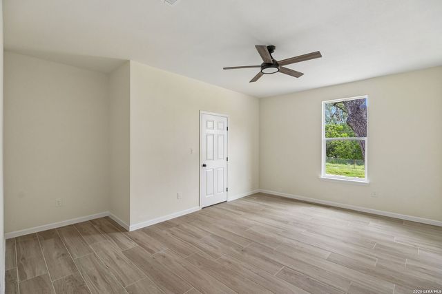 6471 HOLLYHOCK RD, San Antonio, TX 78240