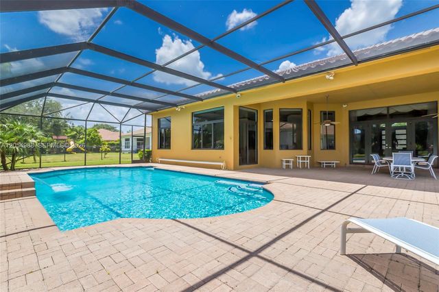 13860 SW 40th St, Davie, FL 33330
