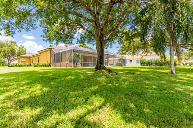 13860 SW 40th St, Davie, FL 33330