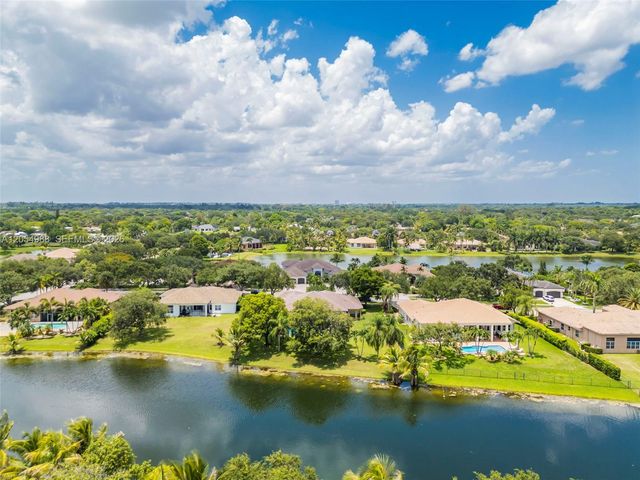 13860 SW 40th St, Davie, FL 33330