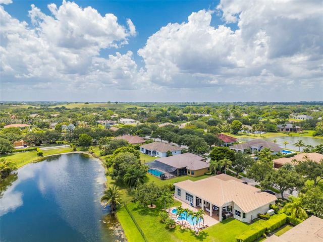 13860 SW 40th St, Davie, FL 33330