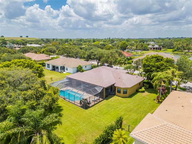 13860 SW 40th St, Davie, FL 33330