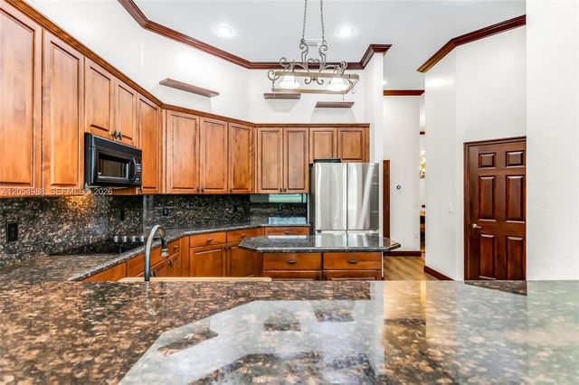 13860 SW 40th St, Davie, FL 33330