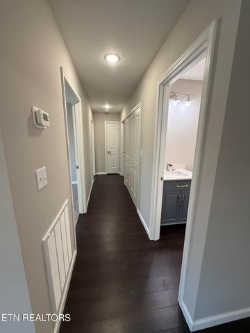 266 Wilberforce Ave, Oak Ridge, TN 37830