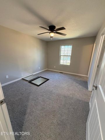 266 Wilberforce Ave, Oak Ridge, TN 37830