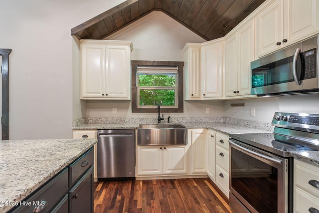 110 Blueberry Hill, Murphy, NC 28906