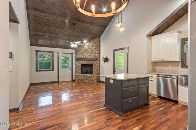 110 Blueberry Hill, Murphy, NC 28906