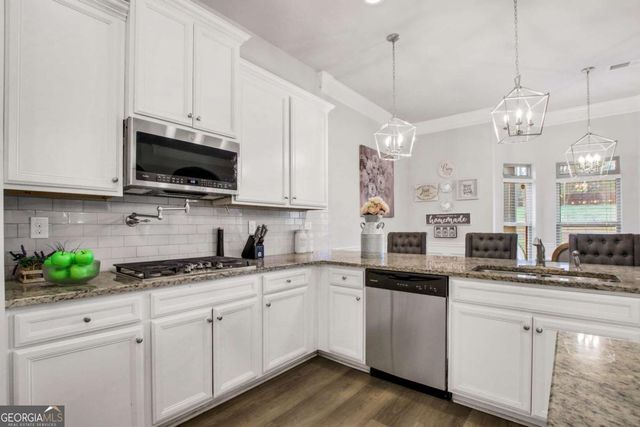 4605 Chestnut Oak Street, Loganville, GA 30052