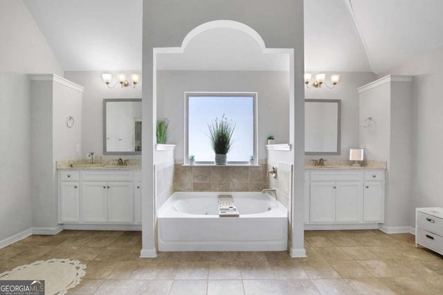 4605 Chestnut Oak Street, Loganville, GA 30052