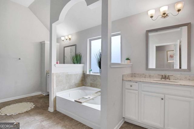 4605 Chestnut Oak Street, Loganville, GA 30052