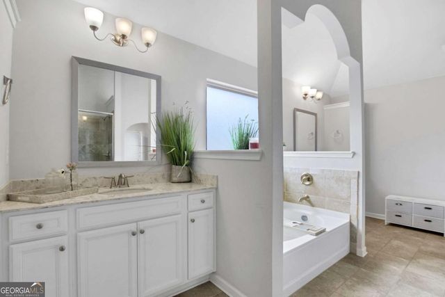 4605 Chestnut Oak Street, Loganville, GA 30052