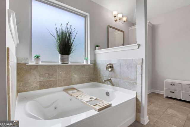 4605 Chestnut Oak Street, Loganville, GA 30052