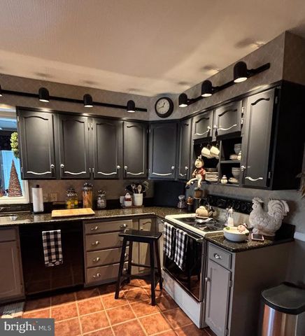 448 E CURTIN ST, Bellefonte, PA 16823