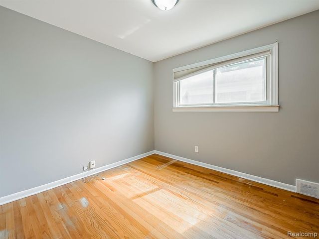 28783 Leona Street, Garden City, MI 48135