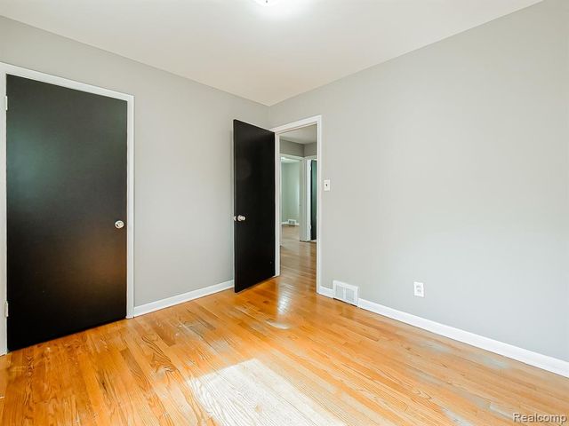 28783 Leona Street, Garden City, MI 48135