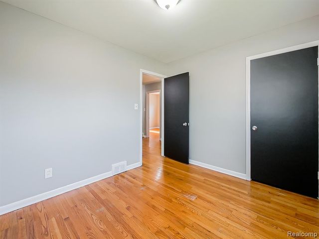 28783 Leona Street, Garden City, MI 48135