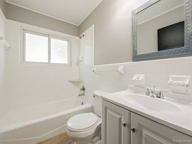 28783 Leona Street, Garden City, MI 48135