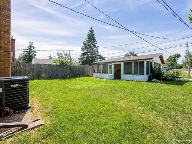 28783 Leona Street, Garden City, MI 48135