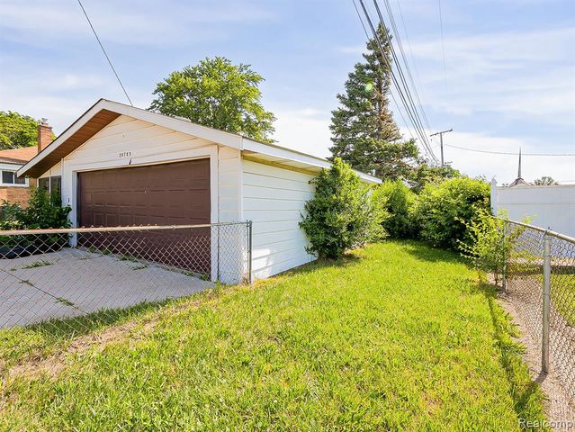 28783 Leona Street, Garden City, MI 48135