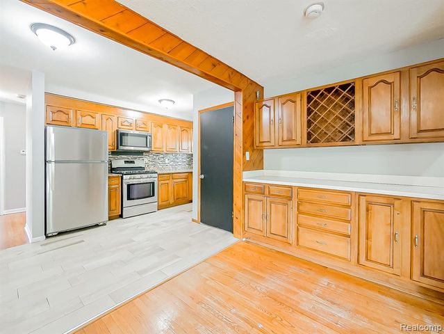 28783 Leona Street, Garden City, MI 48135