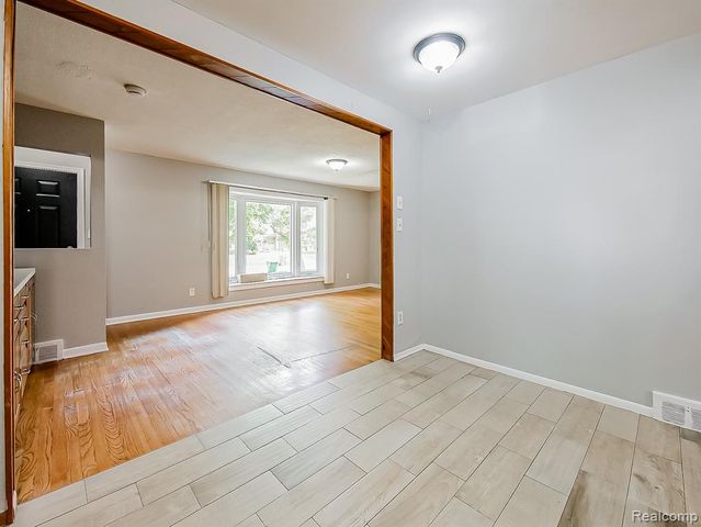 28783 Leona Street, Garden City, MI 48135