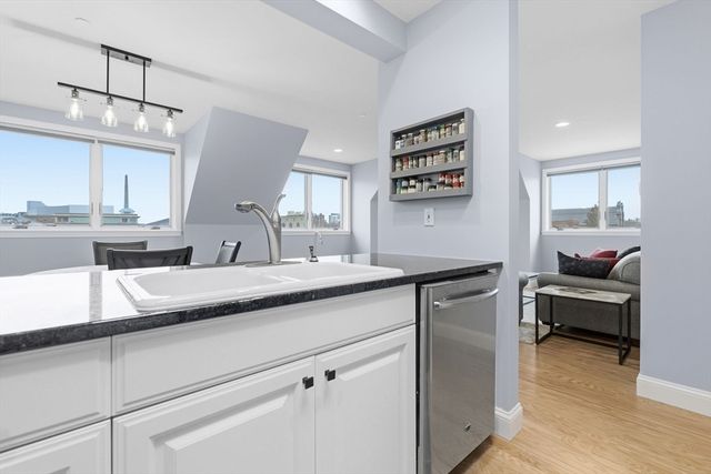 65 Chelsea St 404, Boston, MA 02129