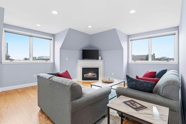 65 Chelsea St 404, Boston, MA 02129