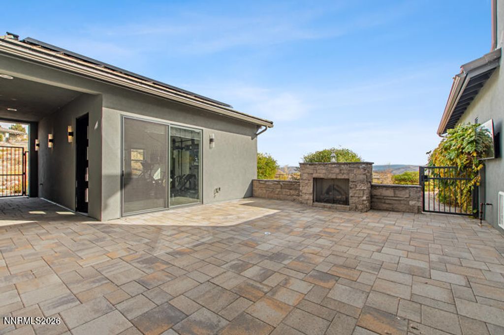 Image 7 of property listing at 2250 Eagle Bend Court, Reno, NV 89523