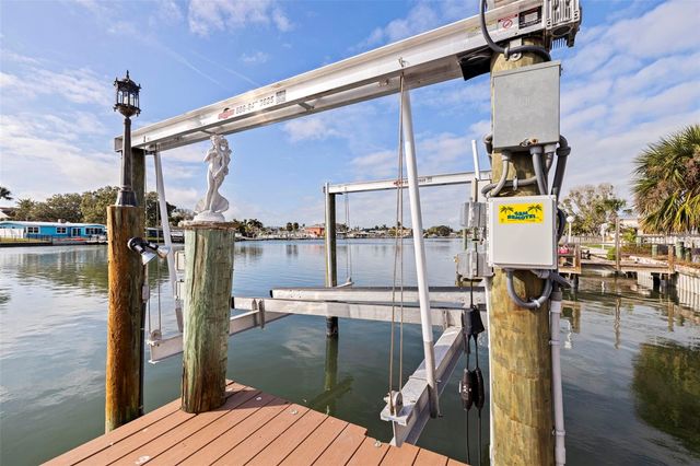 357 LA HACIENDA DRIVE, Indian Rocks Beach, FL 33785