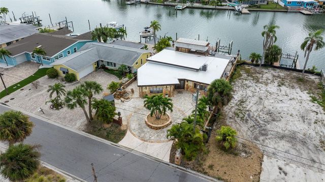 357 LA HACIENDA DRIVE, Indian Rocks Beach, FL 33785