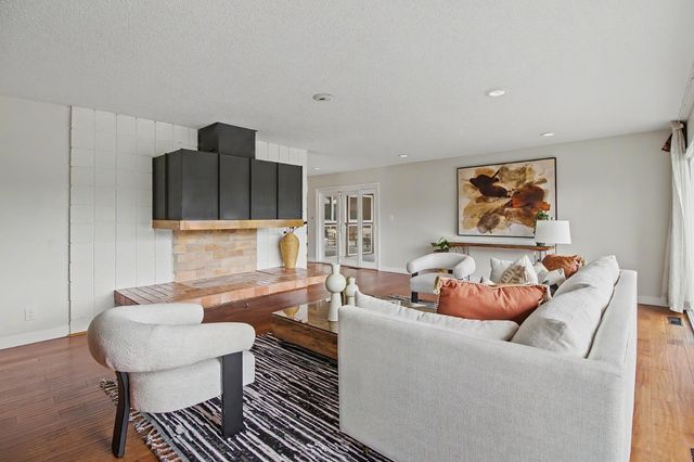 4640 Hillview Way, Sacramento, CA 95822