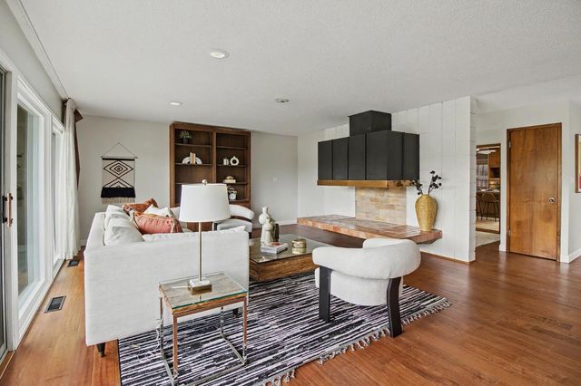 4640 Hillview Way, Sacramento, CA 95822