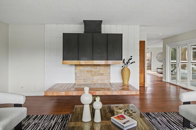 4640 Hillview Way, Sacramento, CA 95822