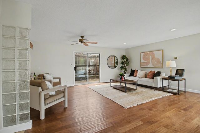 4640 Hillview Way, Sacramento, CA 95822