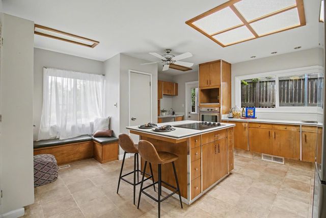 4640 Hillview Way, Sacramento, CA 95822