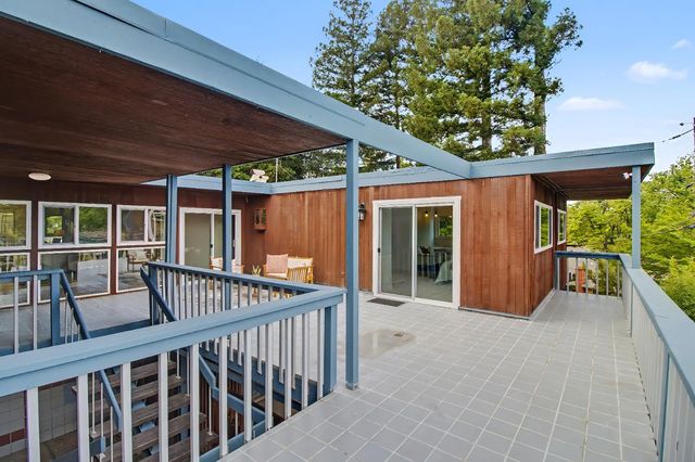 4640 Hillview Way, Sacramento, CA 95822