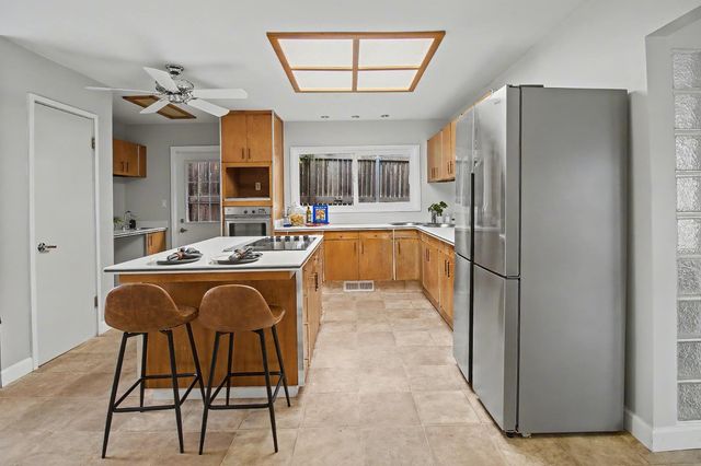 4640 Hillview Way, Sacramento, CA 95822