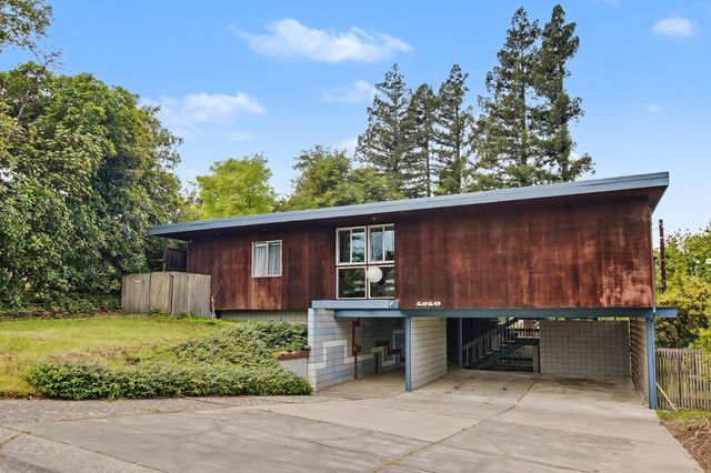 4640 Hillview Way, Sacramento, CA 95822