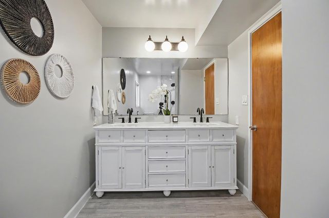 4640 Hillview Way, Sacramento, CA 95822