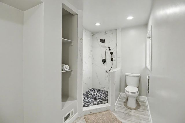 4640 Hillview Way, Sacramento, CA 95822